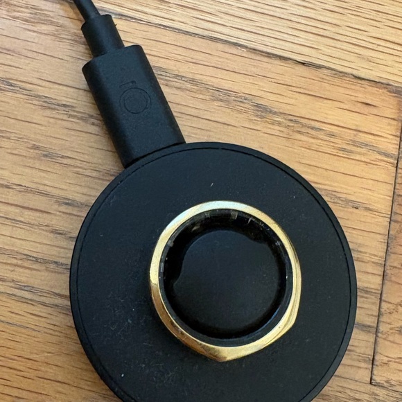 Oura Ring Gen 3 – Heritage Gold – Size 8 – Wellness & Sleep Tracker - Picture 4 of 9